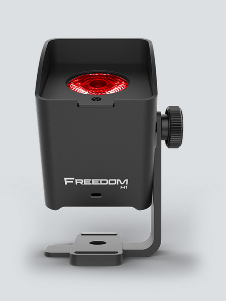 FREEDOMH1X4 FREEDOM H1 X4  INCLUDES 4 FIXTURES, 4 DIFFUSERS, A CARRY BAG, MULTI-CHARGER AND IRC-6 REMOTE.