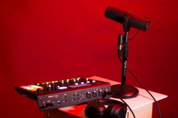 GFW-MIC-0501 DESKTOP MICROPHONE STAND WITH ROUND WEIGHTED BASE & ADJUSTABLE HEIGHT